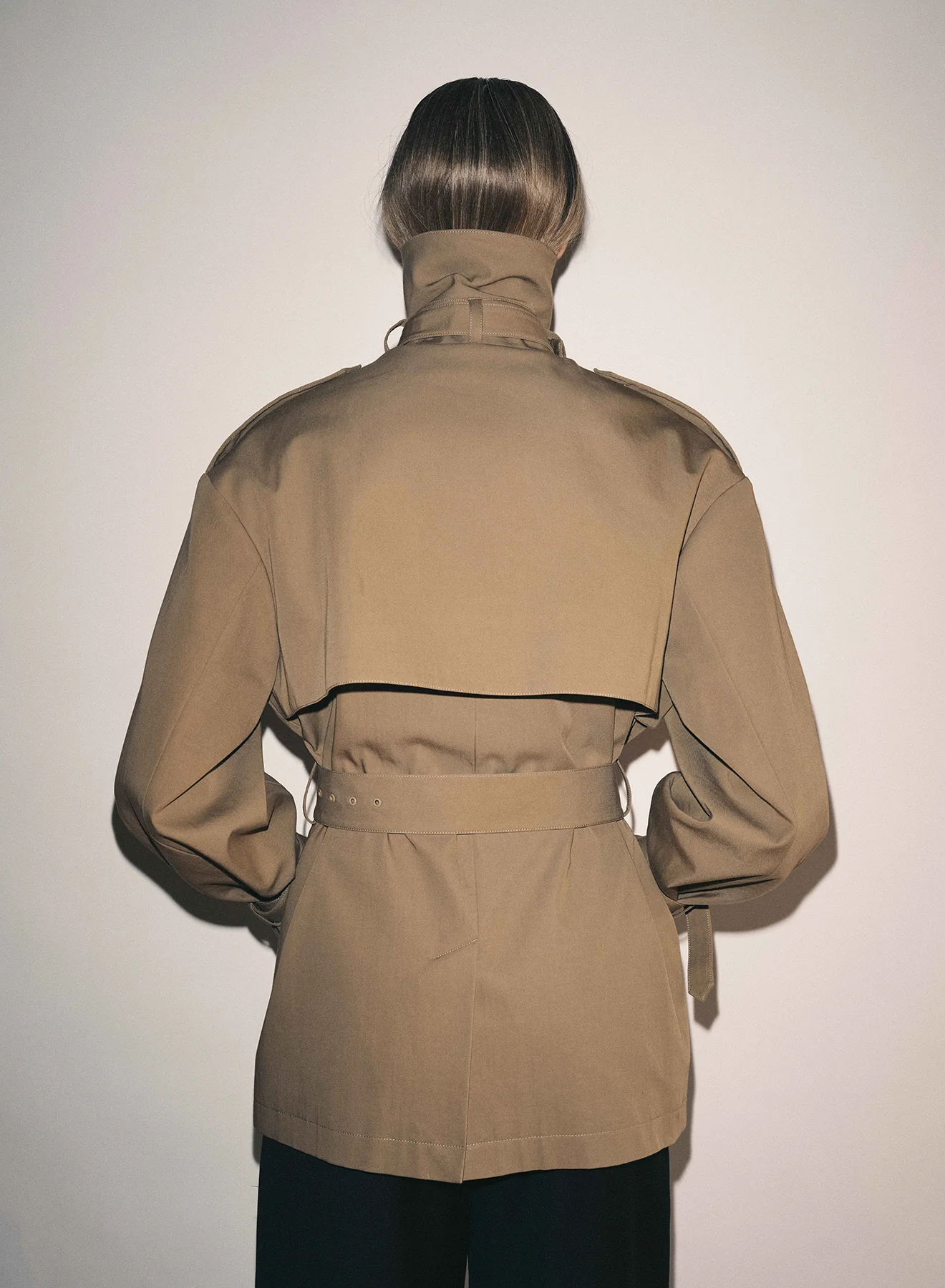 FARREN SHORT TRENCH (TAN) - Image 9